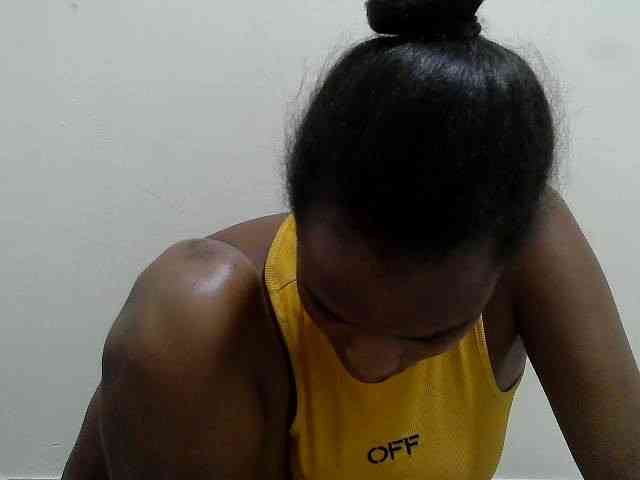 Tatswee Live Webcam on BongaCams