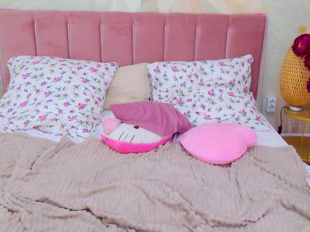 EmillyRogers's BongaCams show and profile