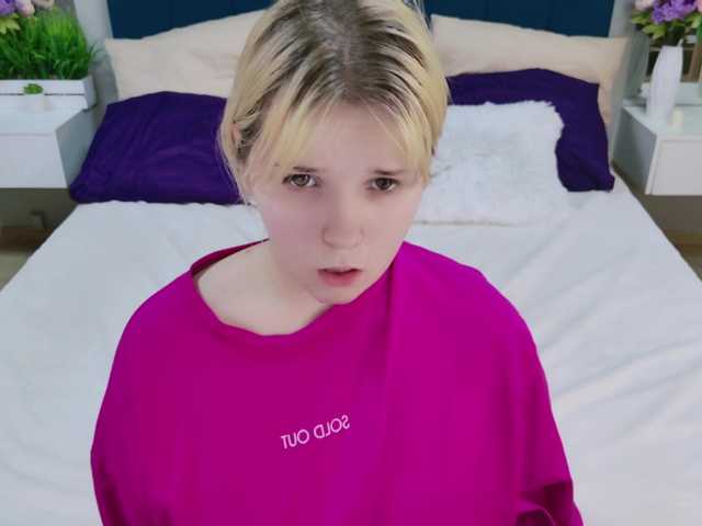 EmillyRogers's BongaCams show and profile