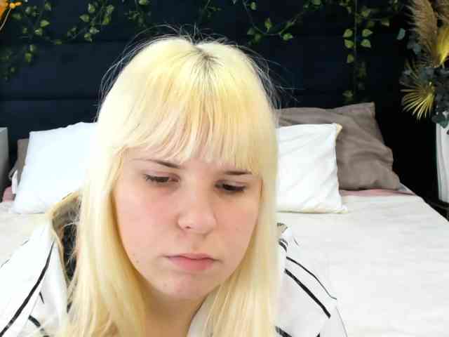 EmillyRogers Live Webcam on BongaCams