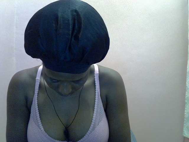 sweet-velour webcam bongacams model stream image