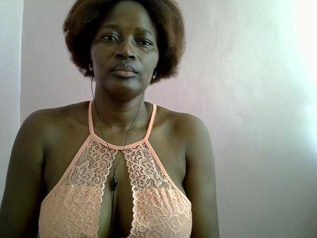 sweet-velour webcam bongacams model stream image