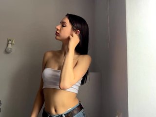 LeontineCuffie Porn Show