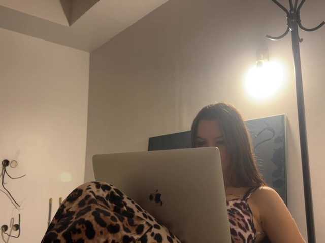 LeontineCuffie from BongaCams is Freechat