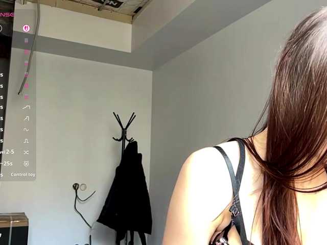 LeontineCuffie webcam