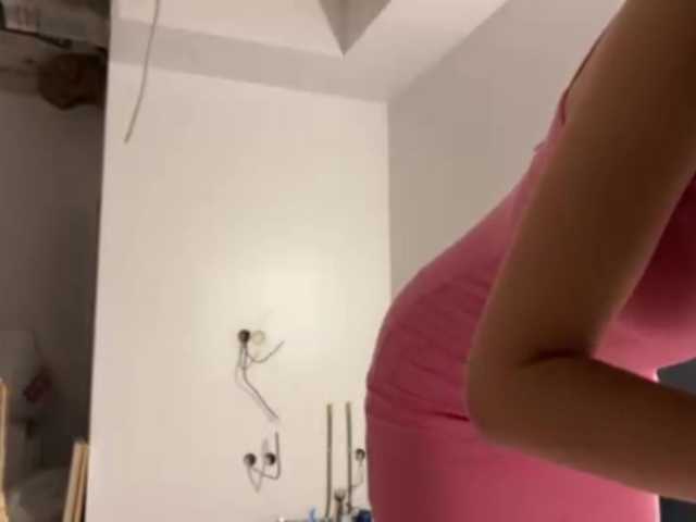  LeontineCuffie chat room