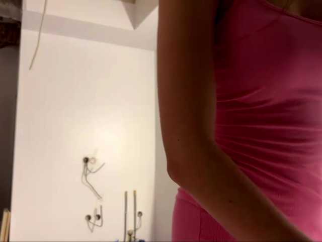  LeontineCuffie chat room