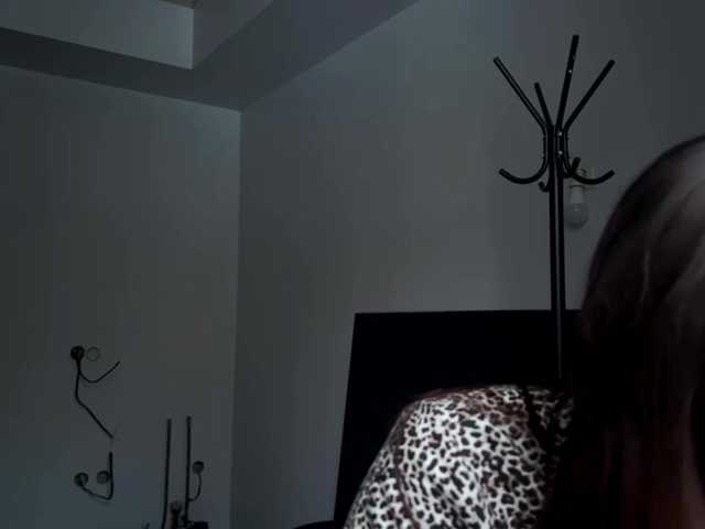  LeontineCuffie chat room