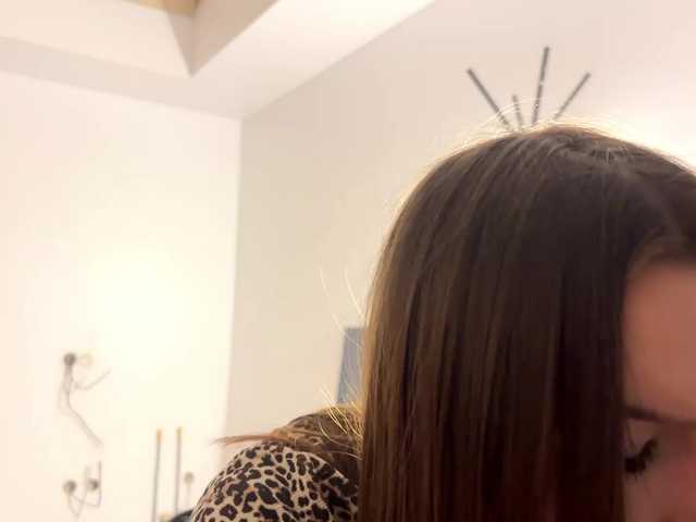  LeontineCuffie chat room