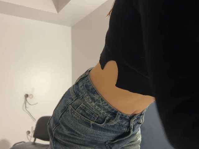  LeontineCuffie chat room