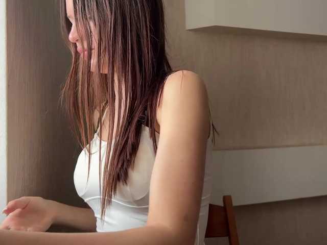  LeontineCuffie chat room