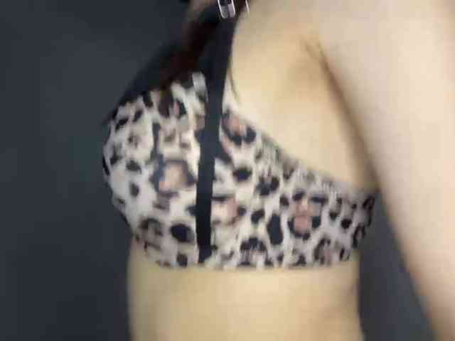 LeontineCuffie webcam