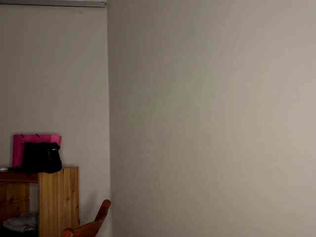 LeontineCuffie webcam