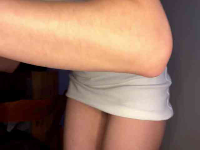 LeontineCuffie webcam