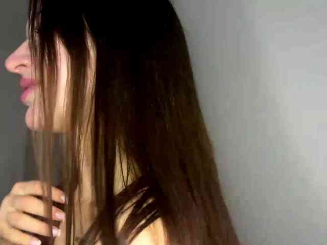 LeontineCuffie webcam