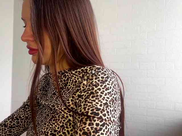 LeontineCuffie webcam