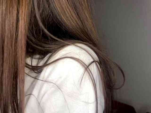 LeontineCuffie webcam