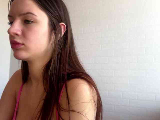 LeontineCuffie webcam