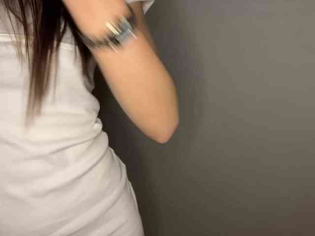 LeontineCuffie webcam