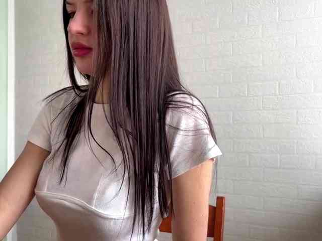 LeontineCuffie webcam