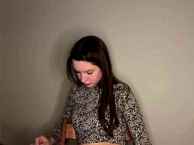 LeontineCuffie webcam