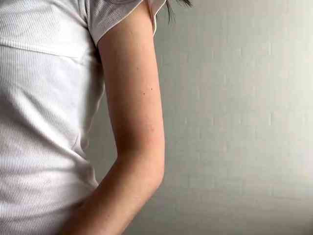 LeontineCuffie webcam