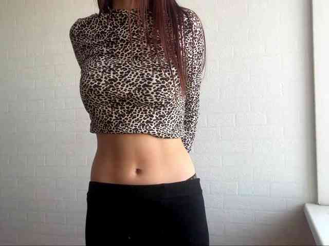 LeontineCuffie webcam