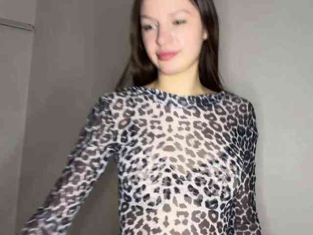 LeontineCuffie webcam