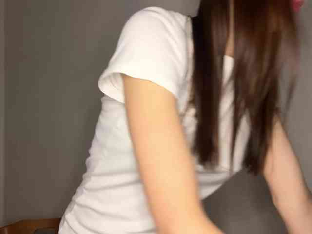 LeontineCuffie webcam