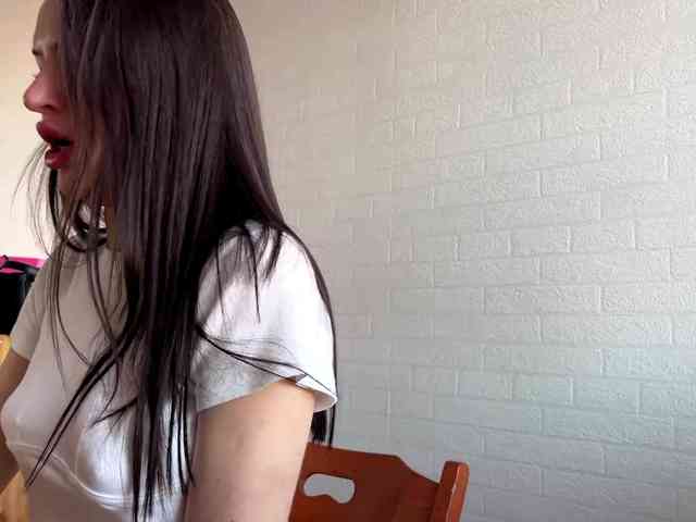 LeontineCuffie webcam