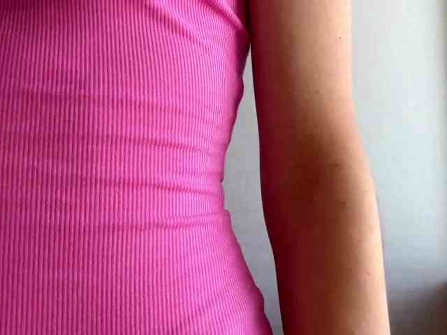 LeontineCuffie webcam