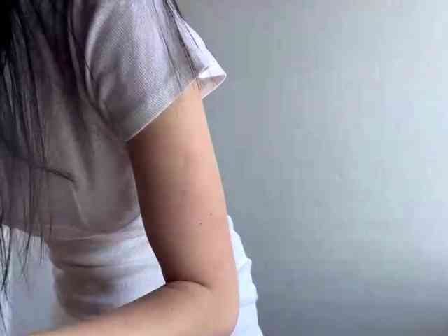 LeontineCuffie webcam