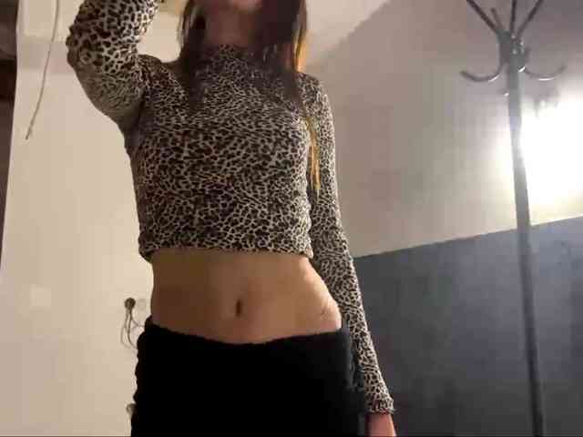 LeontineCuffie Live Webcam on BongaCams