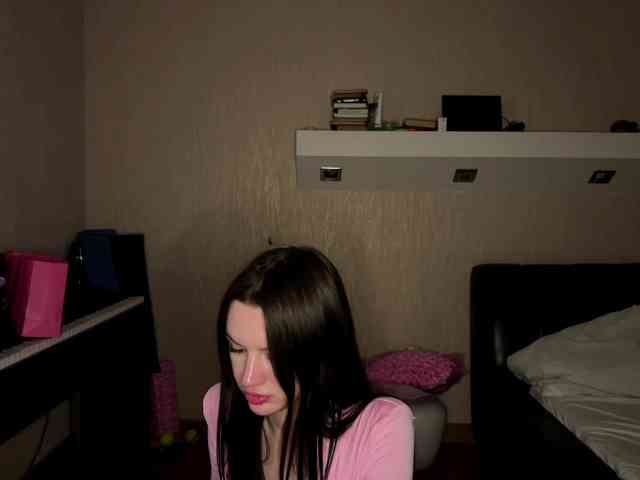 LeontineCuffie webcam