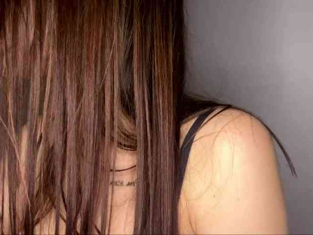 LeontineCuffie webcam