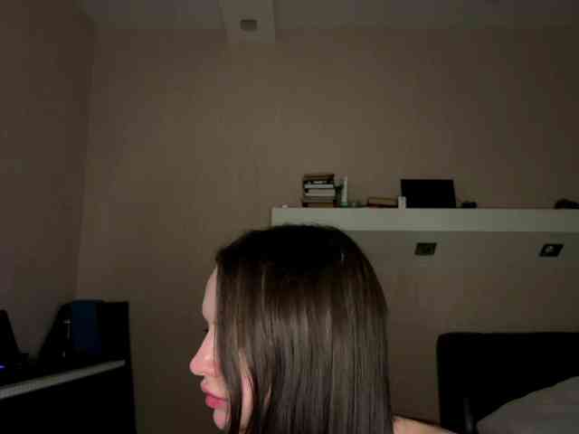 LeontineCuffie webcam