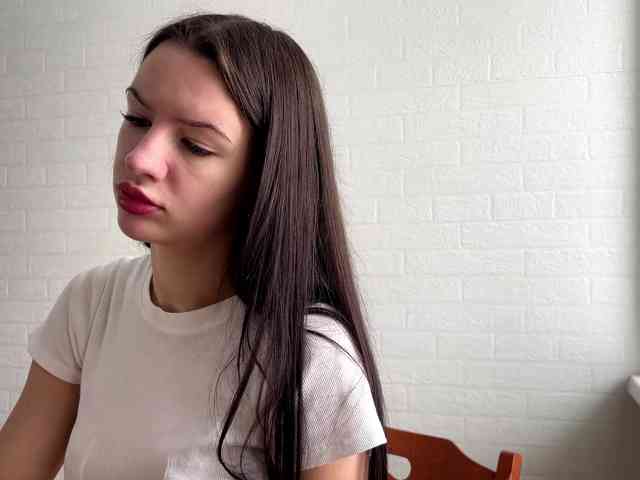 LeontineCuffie webcam