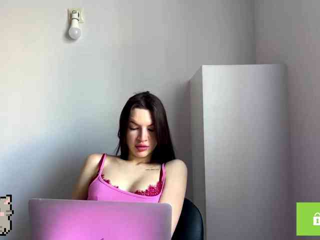 LeontineCuffie LeontineCuffie