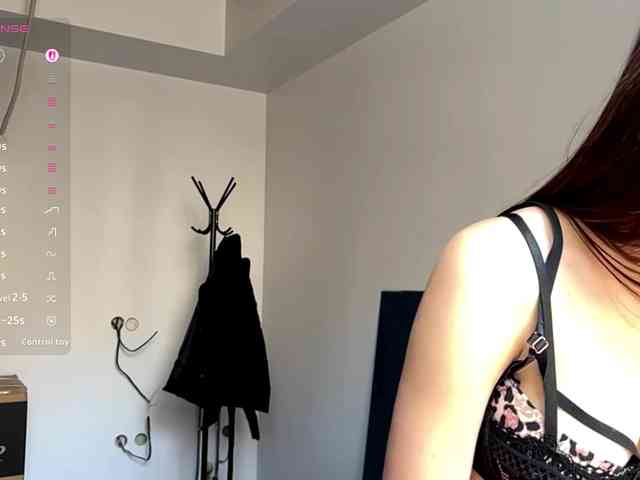 LeontineCuffie webcam