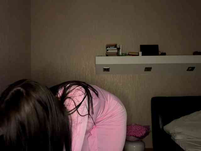 LeontineCuffie webcam