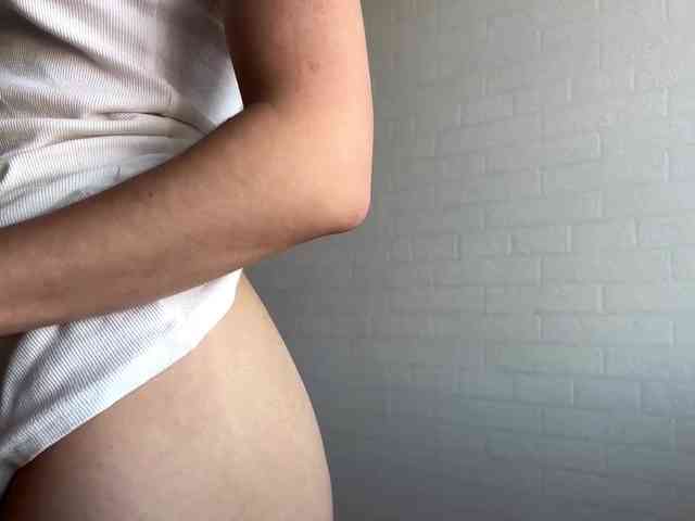 LeontineCuffie webcam