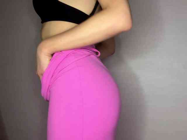 LeontineCuffie webcam