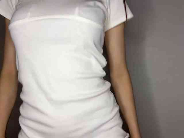 LeontineCuffie webcam