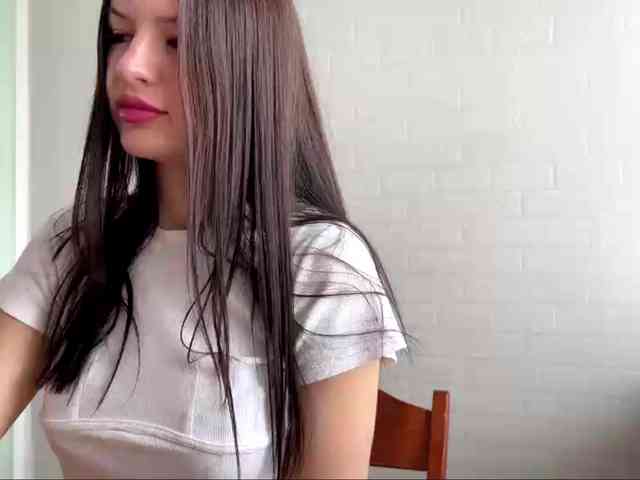 LeontineCuffie webcam