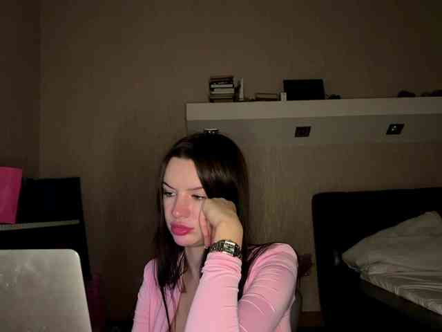 LeontineCuffie webcam