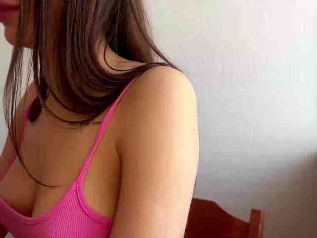 LeontineCuffie webcam