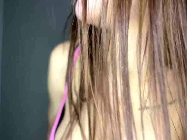 LeontineCuffie webcam