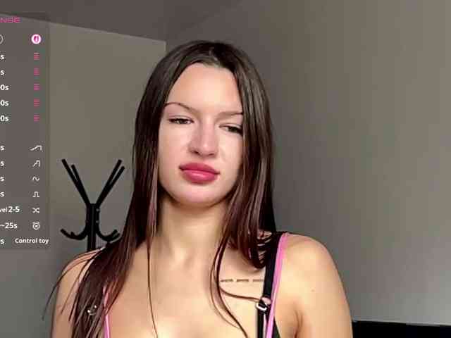 LeontineCuffie webcam