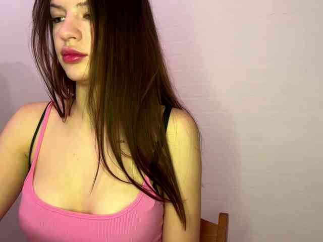 LeontineCuffie webcam