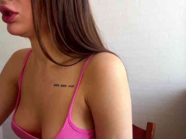 LeontineCuffie webcam